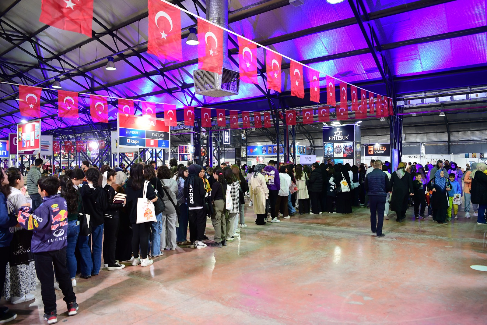 10. MALATYA ANADOLU KİTAP VE KÜLTÜR FUARI’NA OKURLARIN İLGİSİ YOĞUN