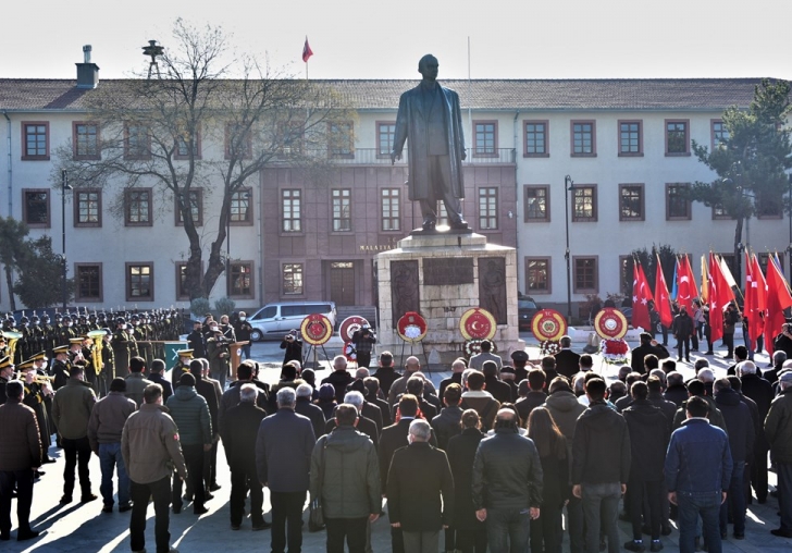 2. Cumhurbaşkanı İsmet İnönü Ölümünün 48. Yıldönümünde Düzenlenen Resmi Törenle Anıldı