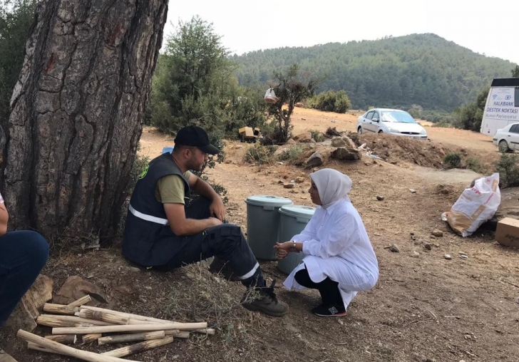 AK Partili Çalıktan yangın bölgesindeki vatandaşlara ziyaret