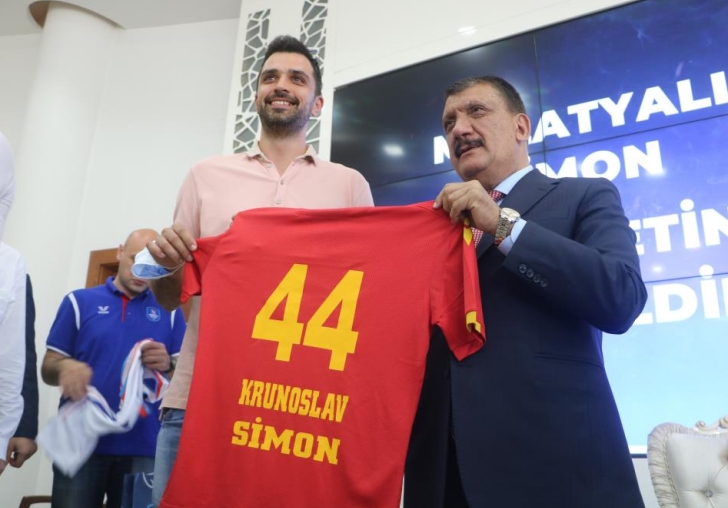  Anadolu Efesli Simona Malatyada Hemşehrilik Beratı Verildi