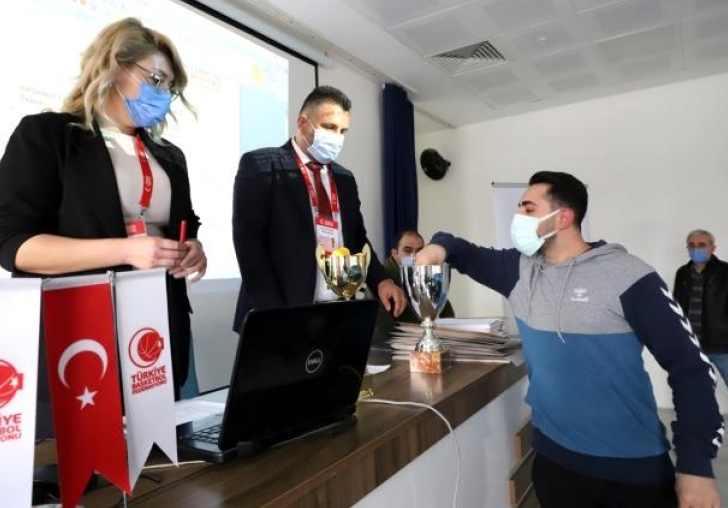 Basket topuna Türkiye yarı finali için vurulacak