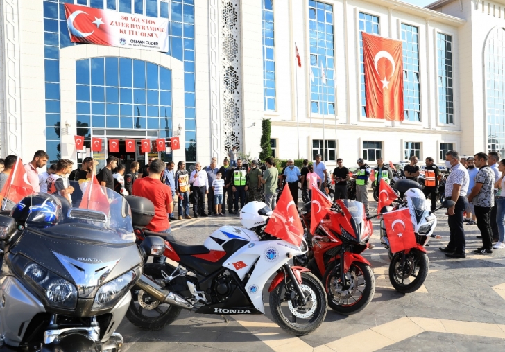 BATTALGAZİDE MOTOSİKLET KORTEJLİ ZAFER BAYRAMI KUTLAMASI