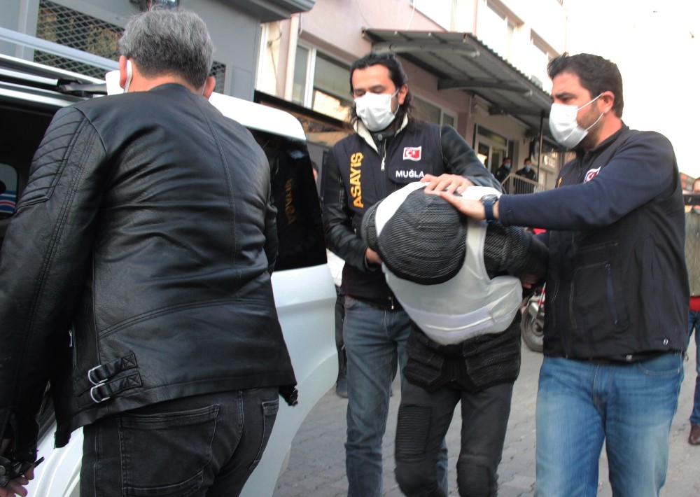 Bensu Narlı´yı göğsünden tek el ateş ederek öldüren katil zanlısı adliyeye sevk edildi
