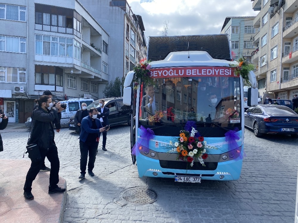 Beyoğlu´nda Romanlar Günü renkli görüntülere sahne oldu
