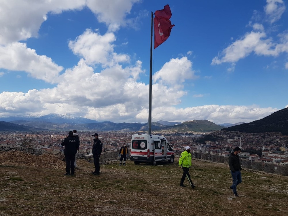 Burdur´da 17 yaşındaki genç kız bıçaklanarak öldürüldü
