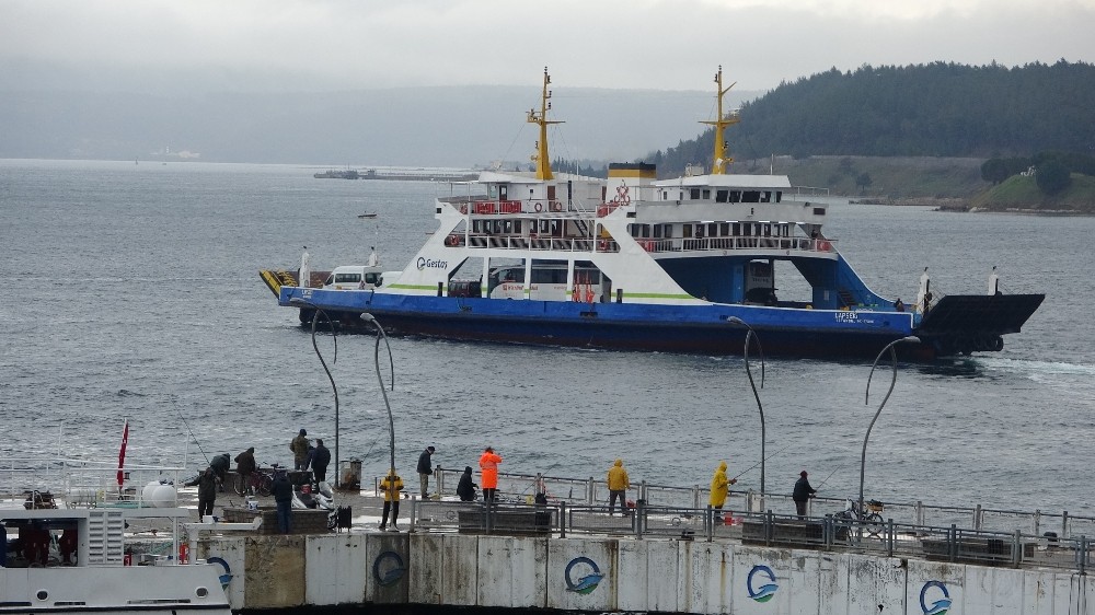 Çanakkale´de fırtına beklentisiyle ada seferleri yapılamıyor
