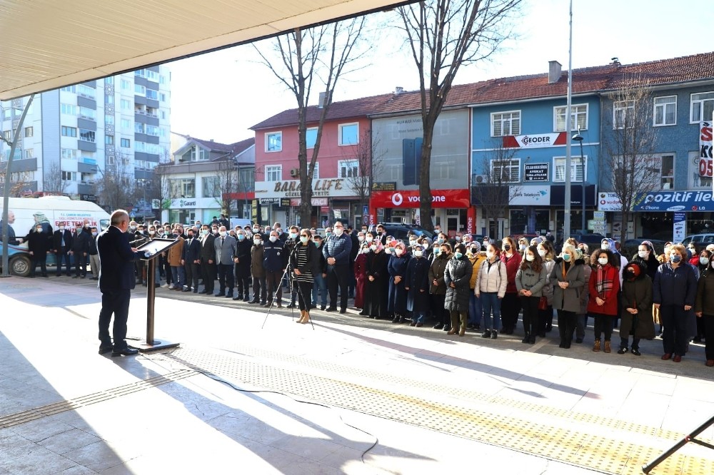 Çankırı tek nefes oldu, belediye hoparlörlerinden İstiklal Marşı seslendirildi
