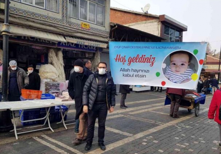 Çocuğu sağlığına kavuşunca 5 bin kişiye yemek dağıttı