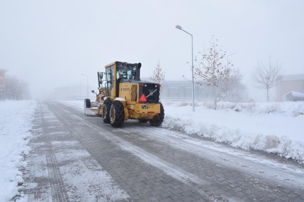 Çorum´da 20 köy yolu ulaşıma kapandı
