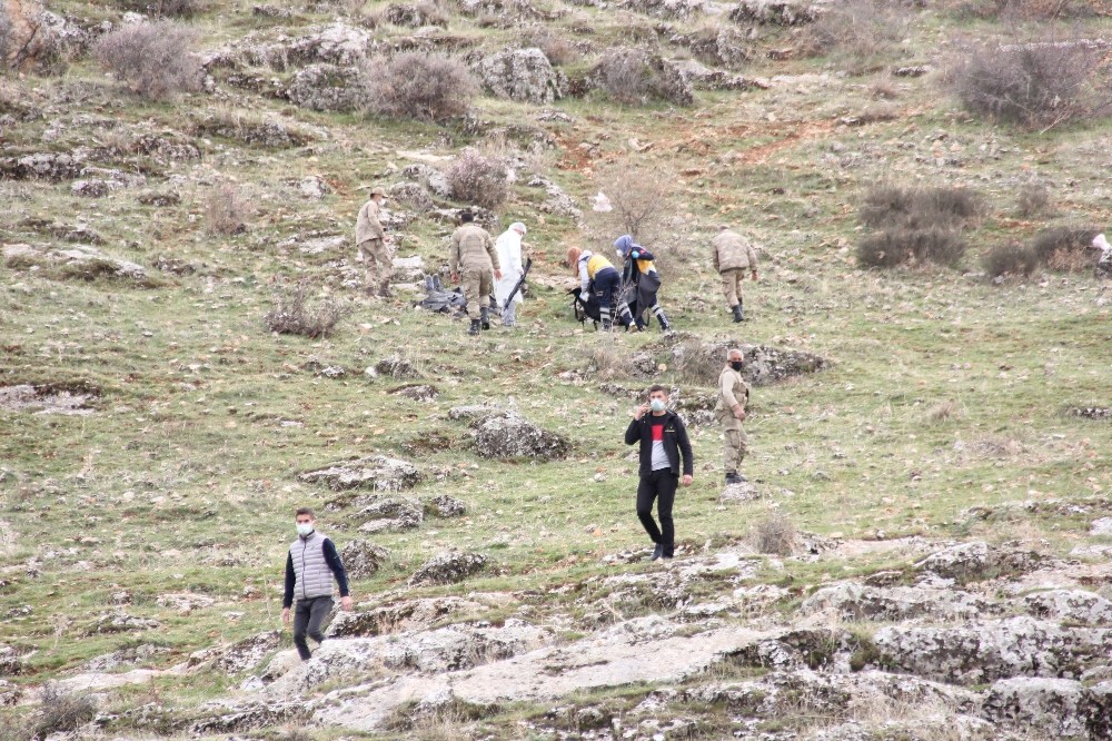 Dağ başında erkek cesedi bulundu
