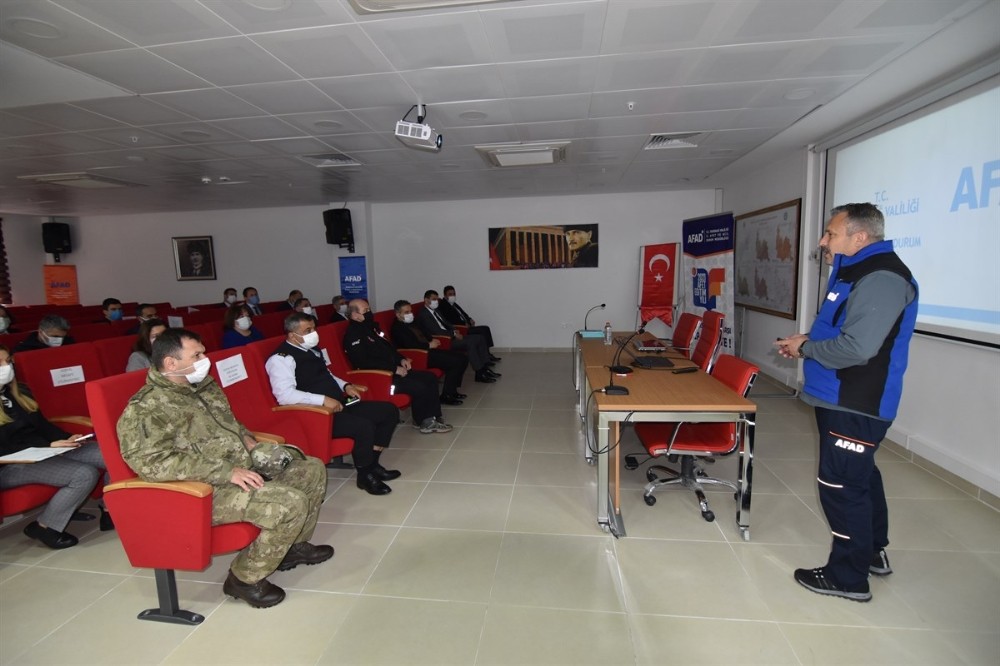 Deprem kuşağındaki Tekirdağ´da afet eğitimleri sürüyor
