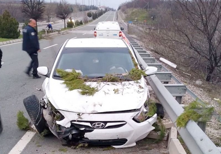 Direğe Çarptıktan Sonra Durabildi