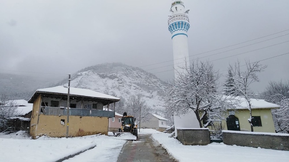 Dumlupınar´da tüm köy yolları açıldı
