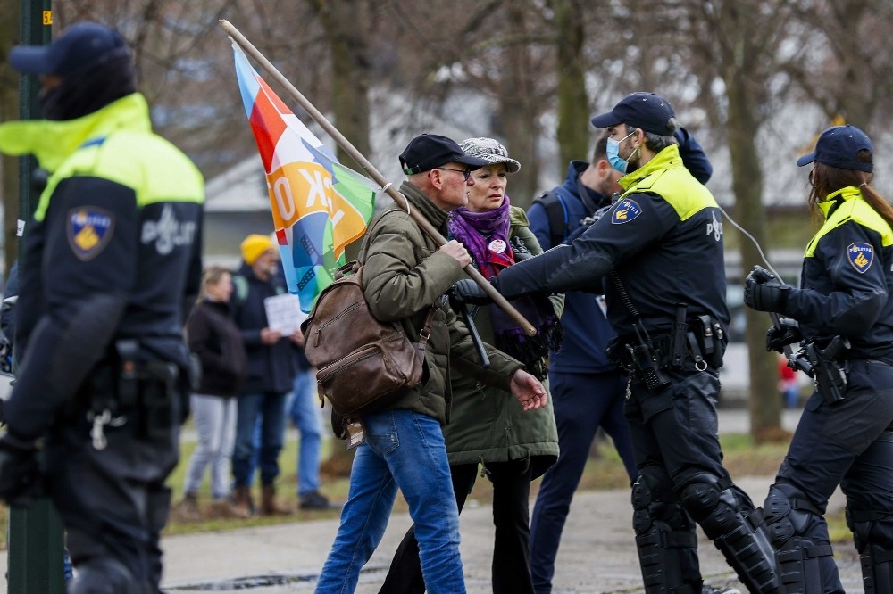 Hollanda´da genel seçim öncesi hükümet karşıtı protesto
