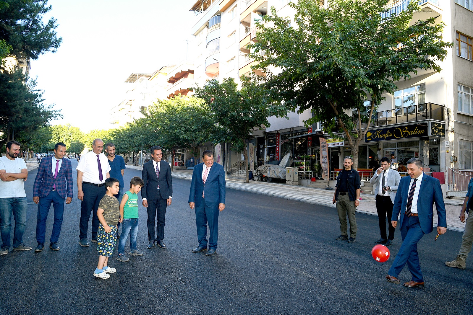 İpek Caddesi Altyapı ve Üstyapı Olarak Yenilendi