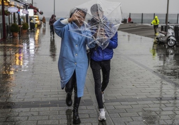 İstanbul'da eğitime bir gün ara verildi