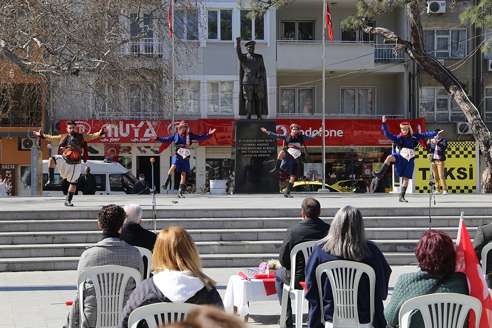 İstiklal Marşı´nın kabulü Burhaniye´de kutlandı
