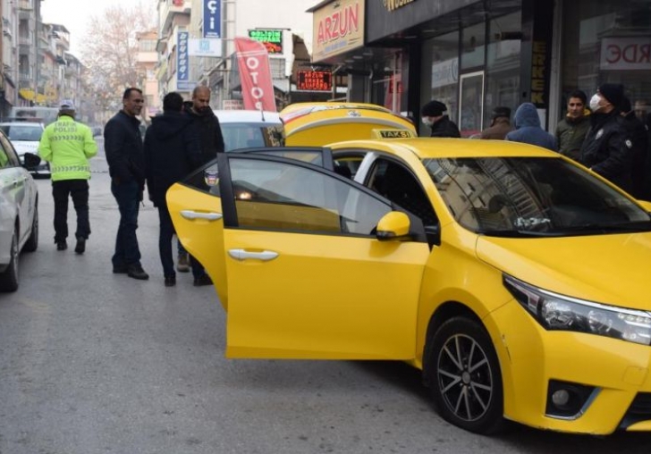 İşyeri Kurşunladı, Yaraladığı Kadını Kaçırdı