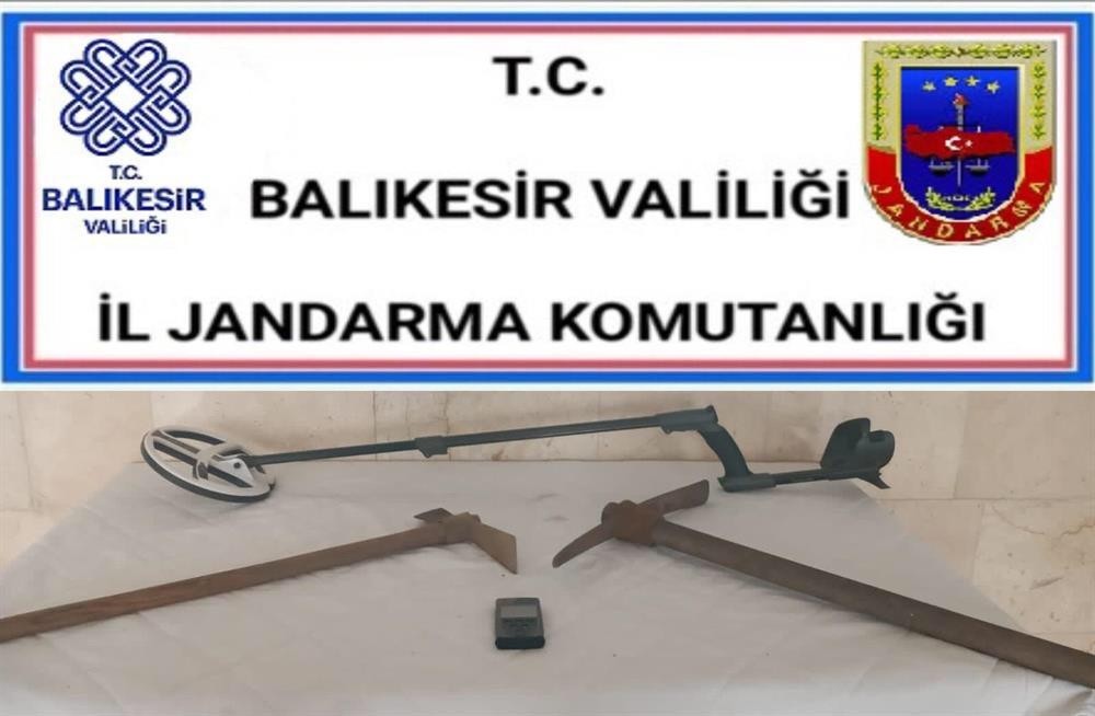 Kaçak defineciler suçüstü yakalandı
