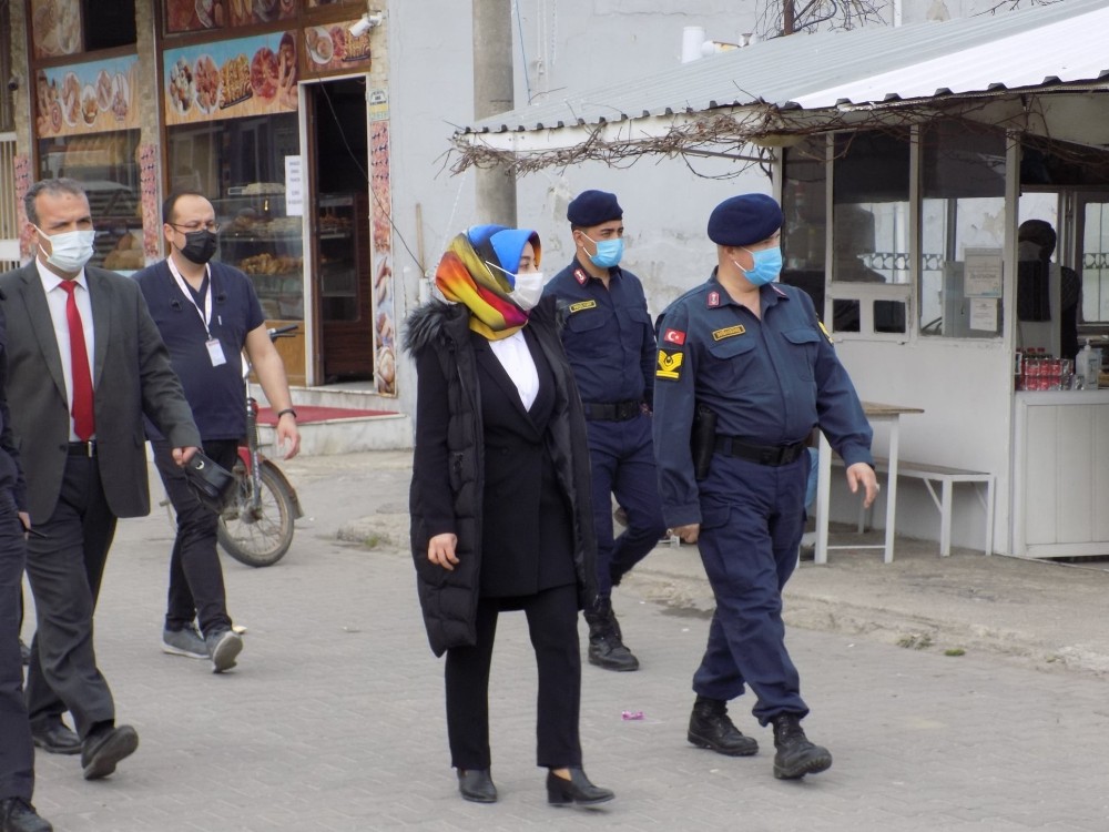 Kadın Kaymakamda sahaya indi, tek tek denetledi
