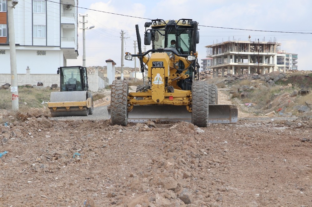 Karaköprü´de yol çalışmaları devam ediyor
