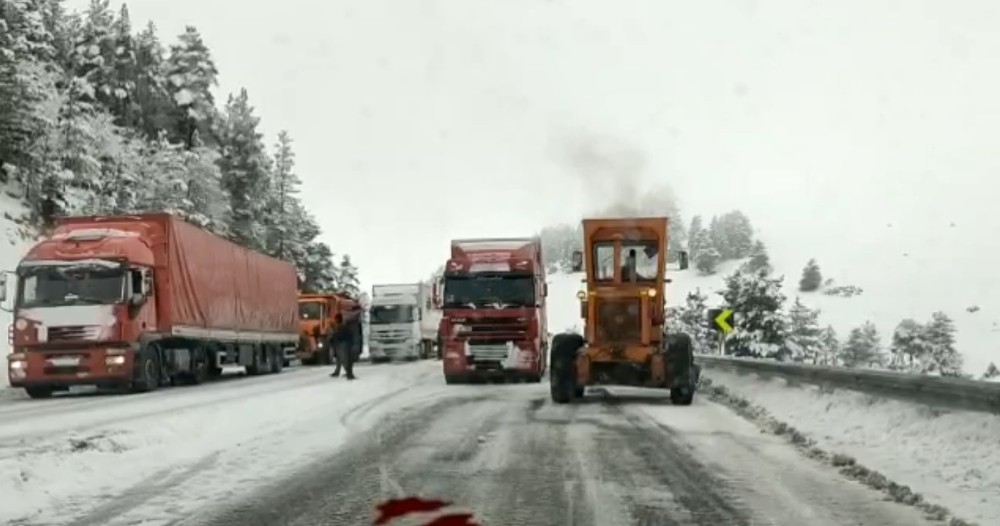 Kars´ta hava ve kara ulaşımına tipi engeli
