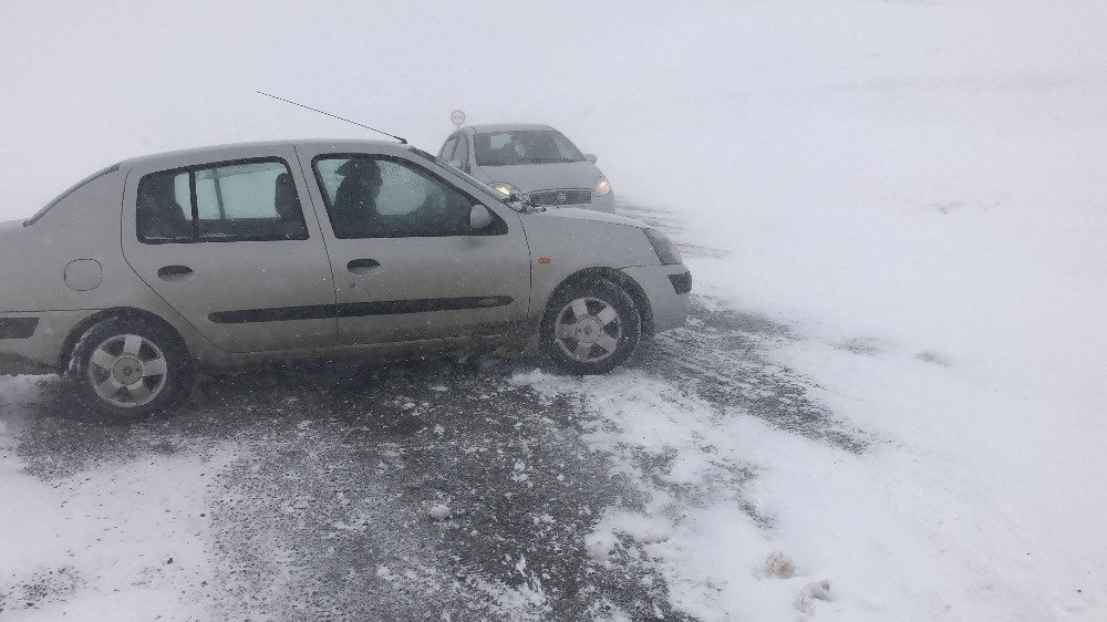 Kars´ta tipi araçların geçişine izin vermiyor
