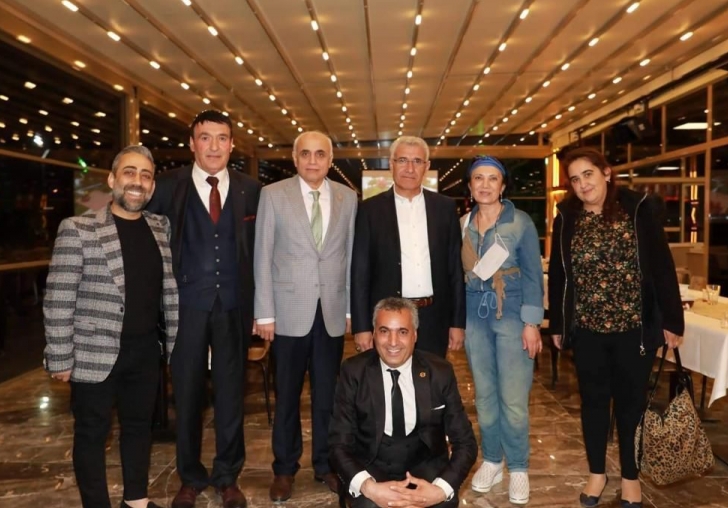 Kaymakam Duran ve Başkan Güder, Gazetecilerle iftarda buluştu