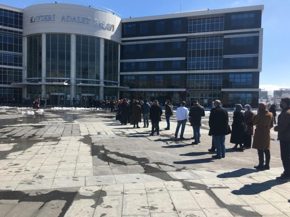 Kayseri Adliyesi´nde HES kodu yoğunluğu
