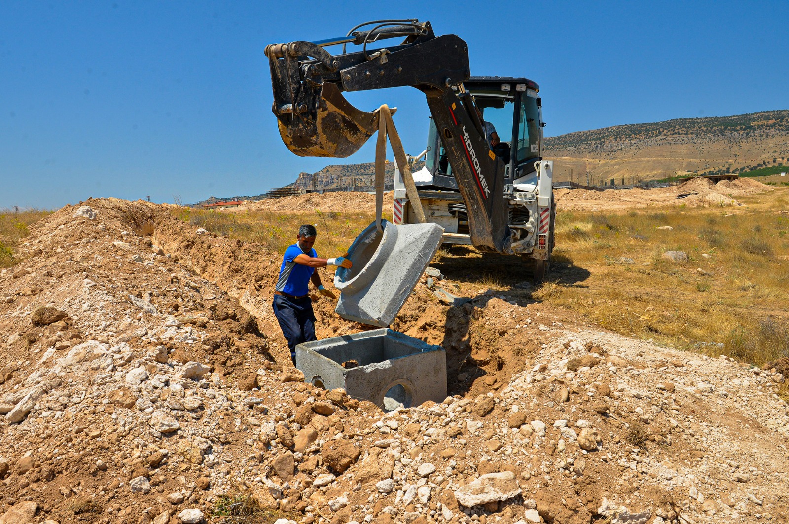 KIRSAL KONUTLARIN ALTYAPISINI İNŞA EDEN  MASKİ’DEN  YAZIHAN ÇİVRİL’E 5 BİN 500 METRE ALTYAPI