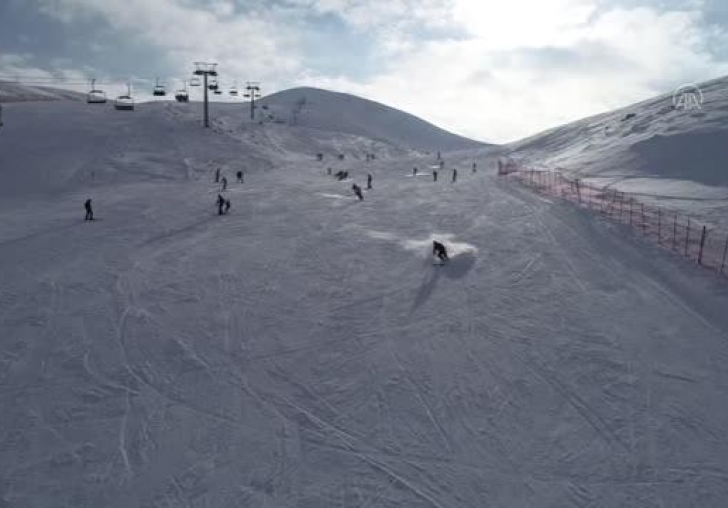 Kış turizminin Doğu'daki rotalarından Hesarek, 15 günde 20 bin kişiyi ağırladı