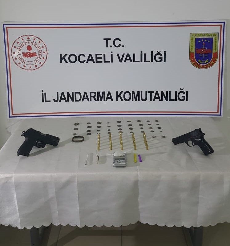 Kocaeli´de 38 adet tarihi metal para ele geçirildi
