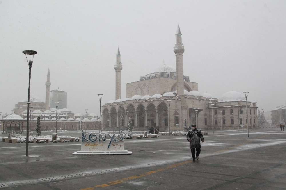 Konya´da kar yağışı etkili oldu
