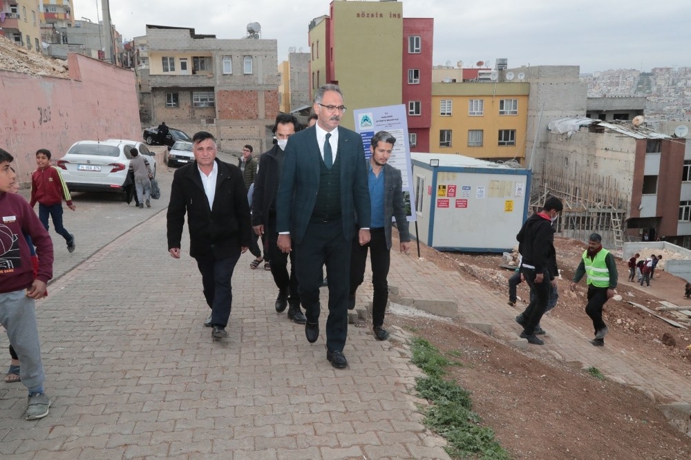 Kuş, Eyyübiye´de şelale park ve kitap otağı yapım alanını inceledi
