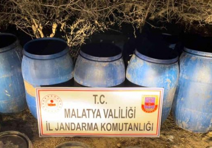 Malatya'da 2 bin litre sahte alkol ele geçirildi