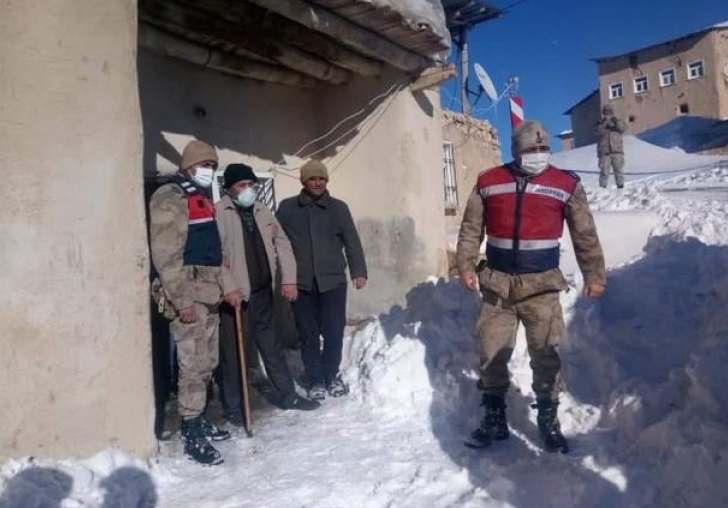 Malatya'da diyaliz hastası jandarma ekiplerince hastaneye ulaştırıldı