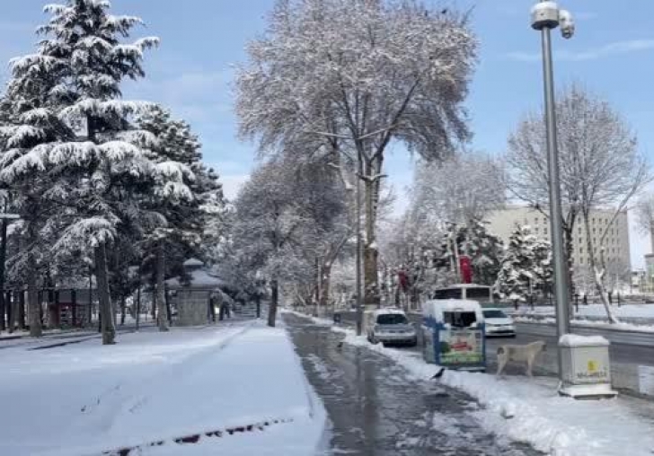 Malatya, Kahramanmaraş ve Adıyaman'da karla mücadele devam ediyor