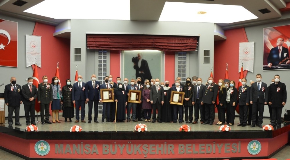 Manisa´da devlet övünç madalyası töreni düzenlendi
