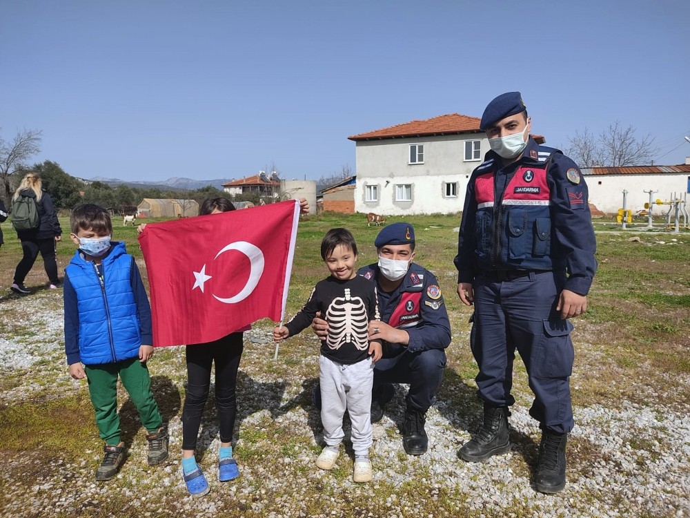 Menteşe Jandarması Down Sendromlular ile birlikte oldu
