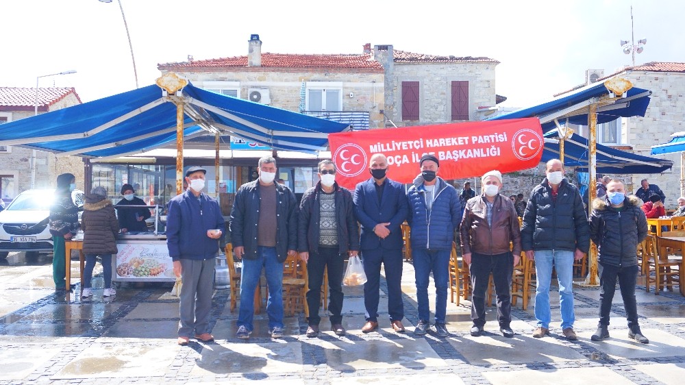 MHP Foça teşkilatından şehitler anısına lokma hayrı
