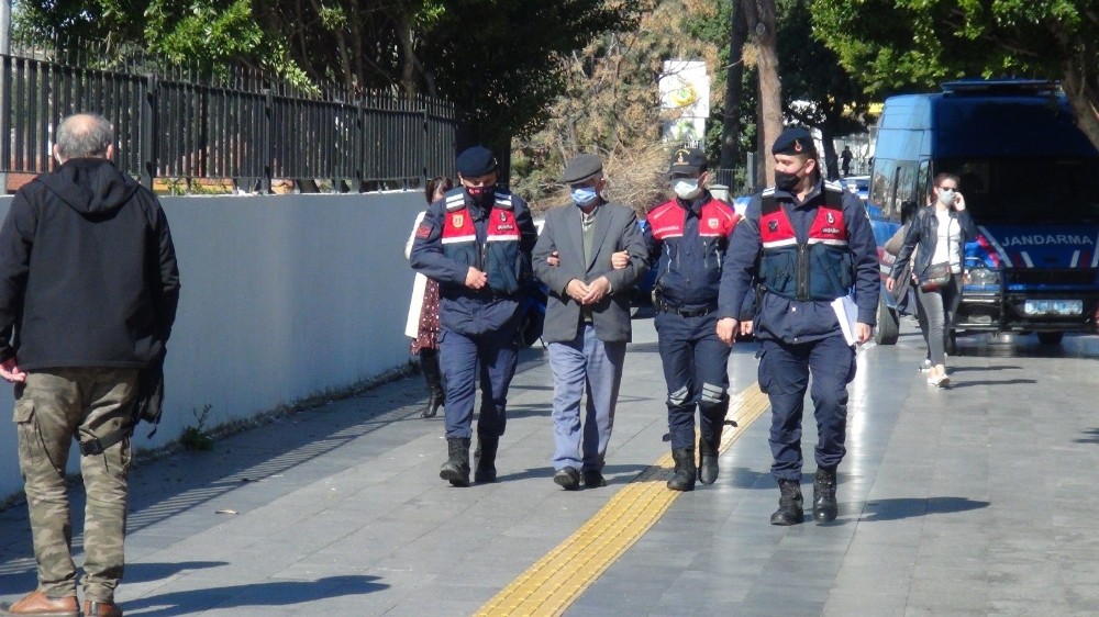 Minibüste 77 yaşındaki adamdan 16 yaşındaki genç kıza taciz iddiası
