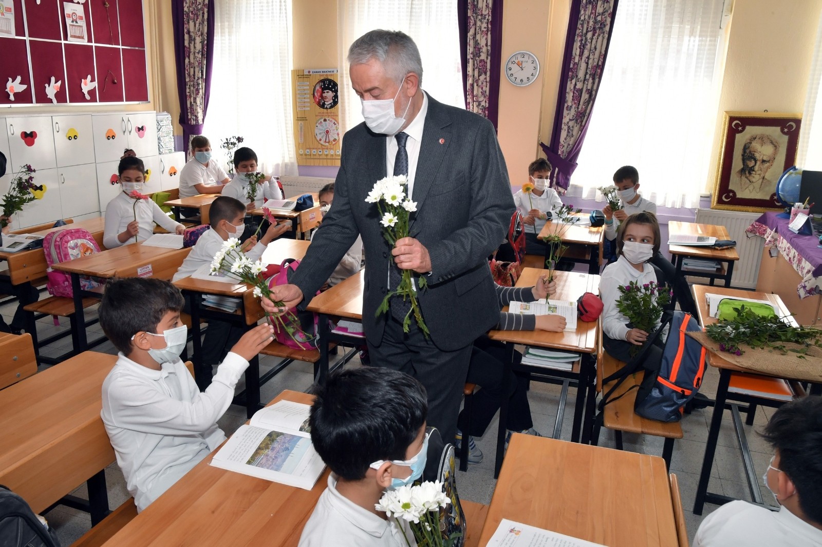 Minik Çınar mesaj gönderdi, Başkan Başdeğirmen yerel yönetimleri anlattı
