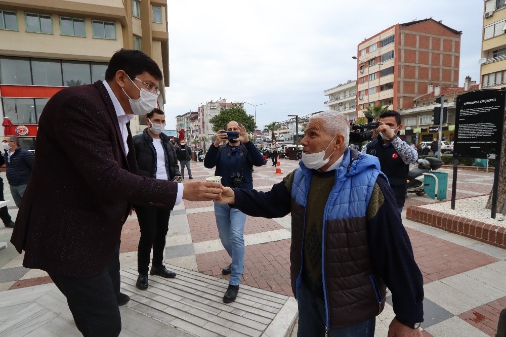 Nazilli´de 5 bin kişiye kandil şerbeti dağıtıldı
