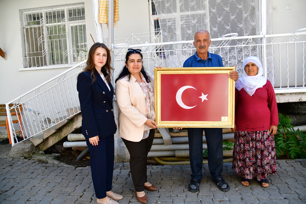 Selda Yavuz’dan Kale İlçesindeki Depremzede Aileleri Ziyaret Etti