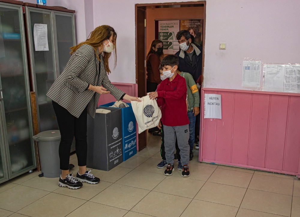 Seyhan Belediyesi atıklara değer kazandırıyor
