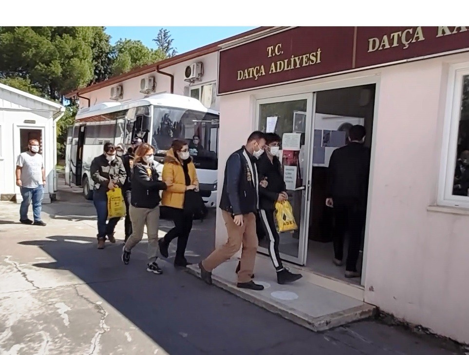 Siber dolandırıcılık operasyonunda 6 şüpheli tutuklandı
