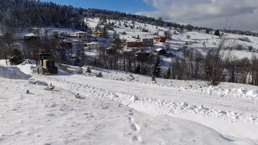 Sinop´ta 41 köy yolu ulaşıma kapandı
