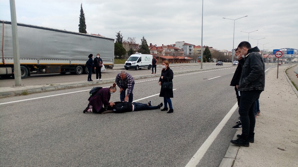 Tekirdağ´da yola fırlayan yayaya tır çarptı, o anlar kameraya yansıdı
