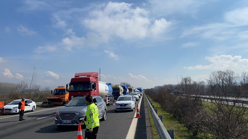 TEM Otoyolu İstanbul istikameti 3 saat sonra açıldı
