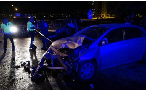 TOKİ' de İki Araç Çarpıştı... 1 Ölü 3 Yaralı!